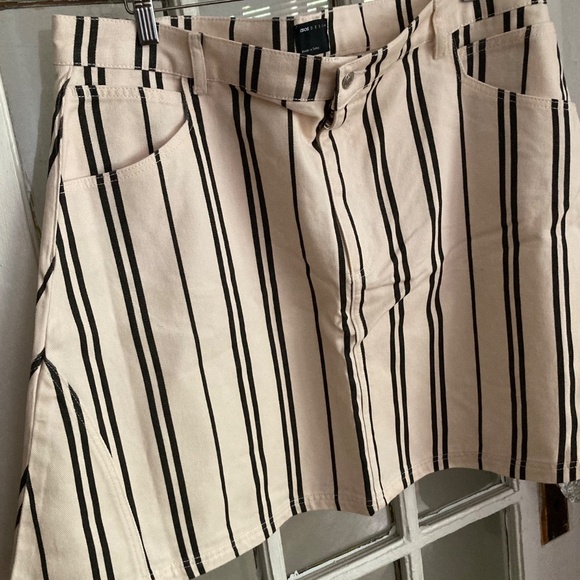 ASOS Design Denim A-line Mini Skirt in Mono Stripe Size L - Picture 3 of 4